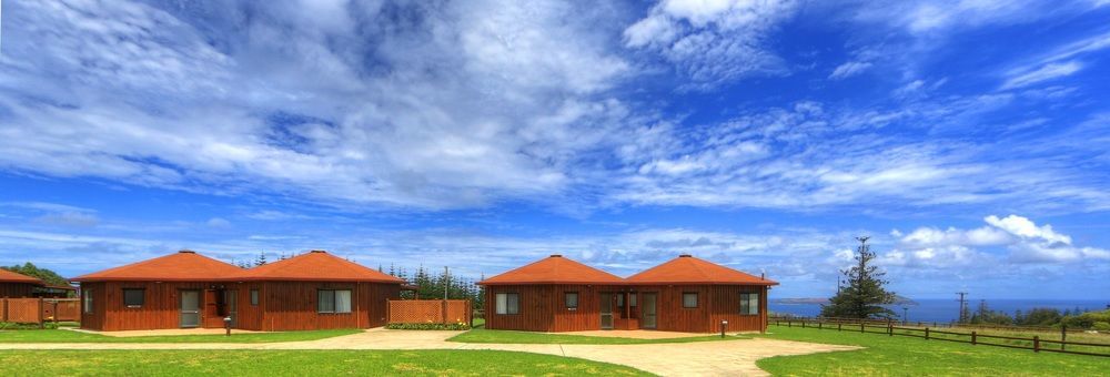 Ocean Breeze Cottages Burnt Pine Exterior photo